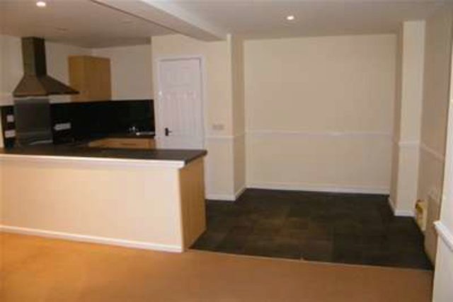  Image of 1 bedroom Flat to rent in Bath Road Leckhampton Cheltenham GL53 at Cheltenham, GL53 7JX